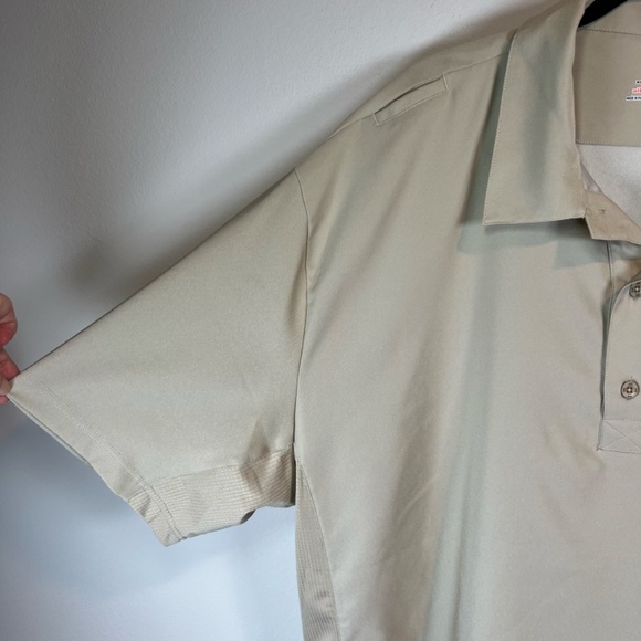Under Armour Men's All Season Gear Performance Golf Polo Shirt Beige Stretch  XL - Picture 4 of 10